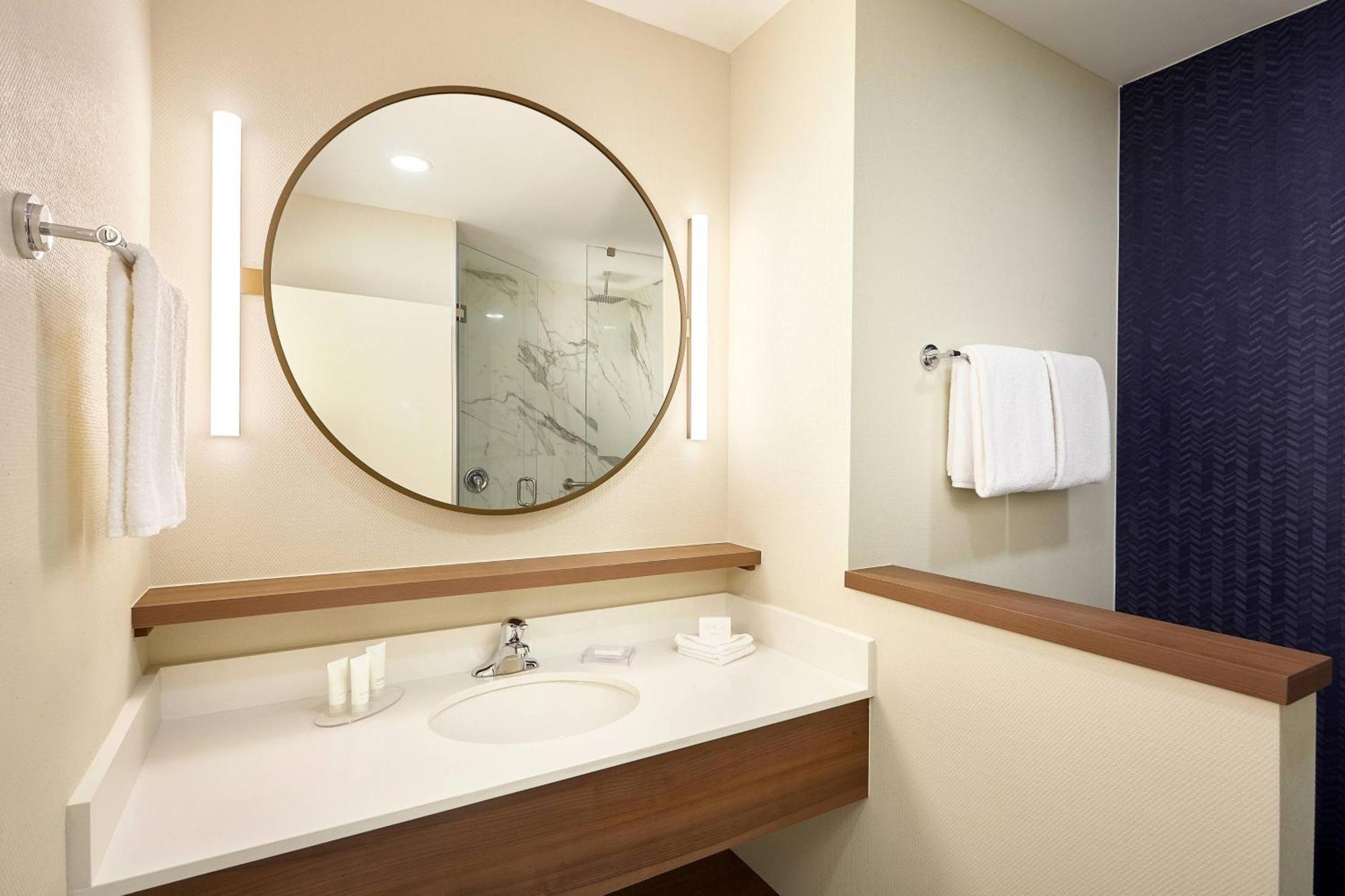 Fairfield Inn & Suites Silao Guanajuato Airport ภายนอก รูปภาพ